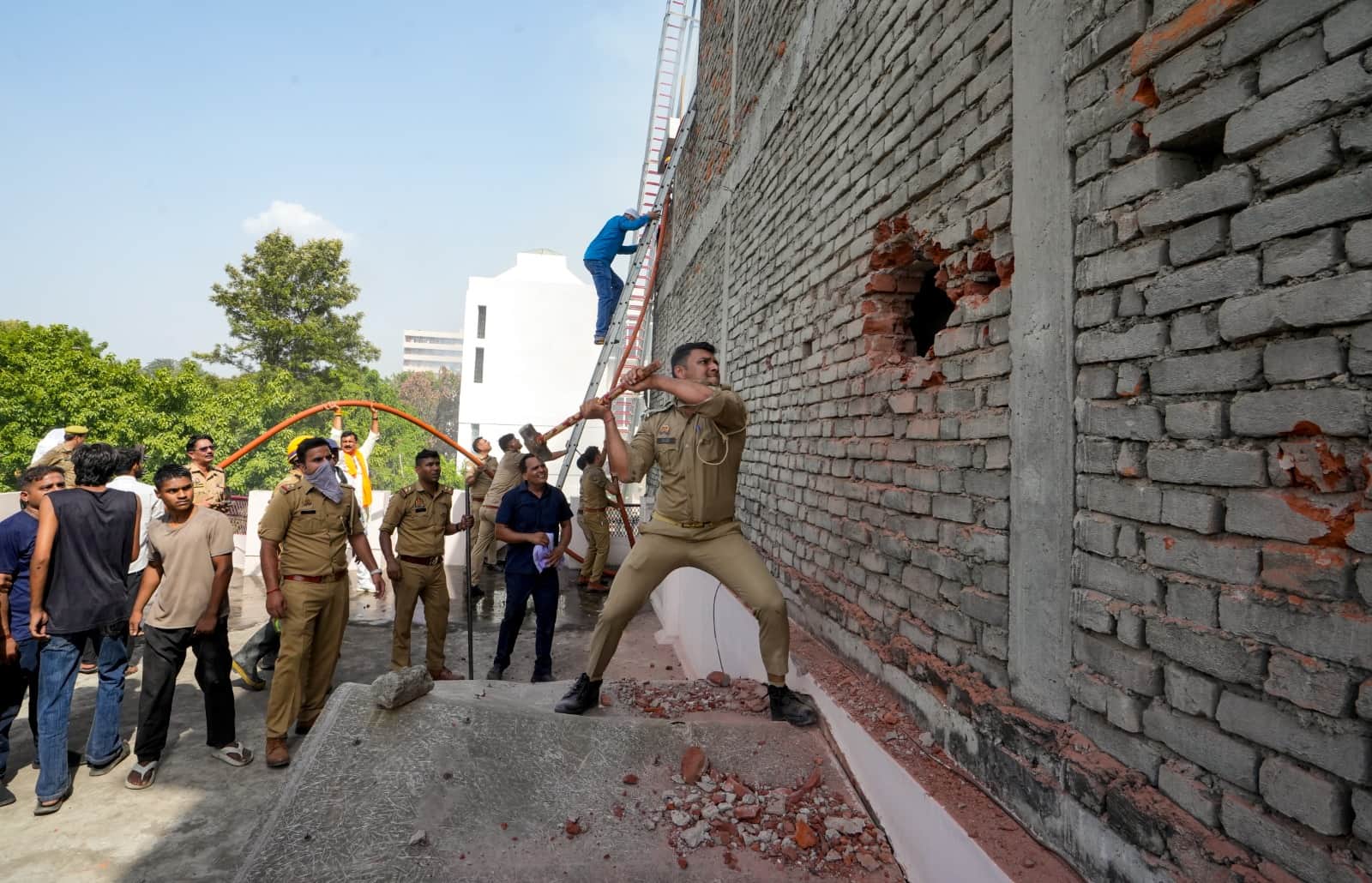 Lucknow Coaching Centre Fire Many killed Several Injured as Rescue Operation Continues
