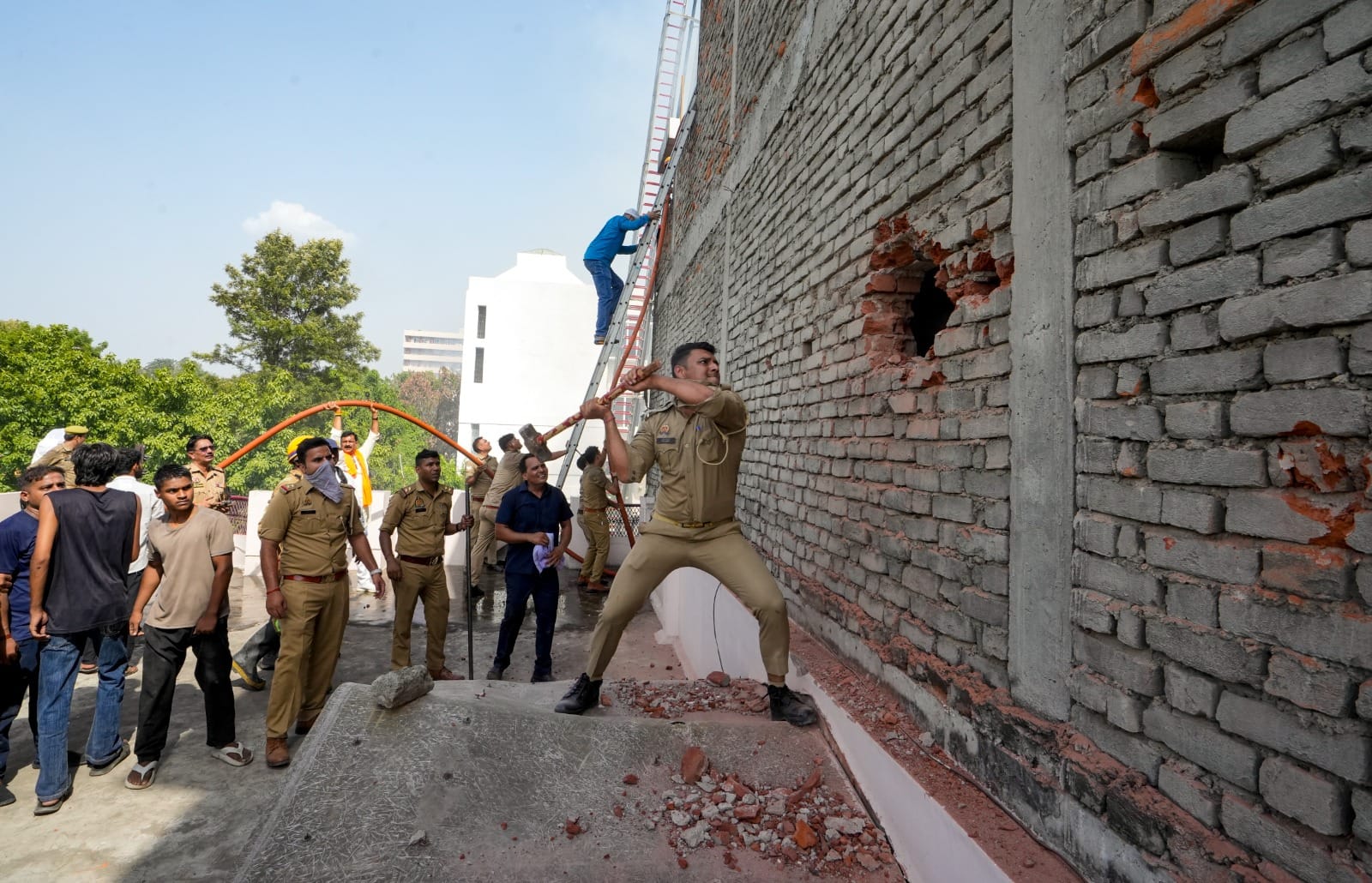 Lucknow Coaching Centre Fire Many killed Several Injured as Rescue Operation Continues