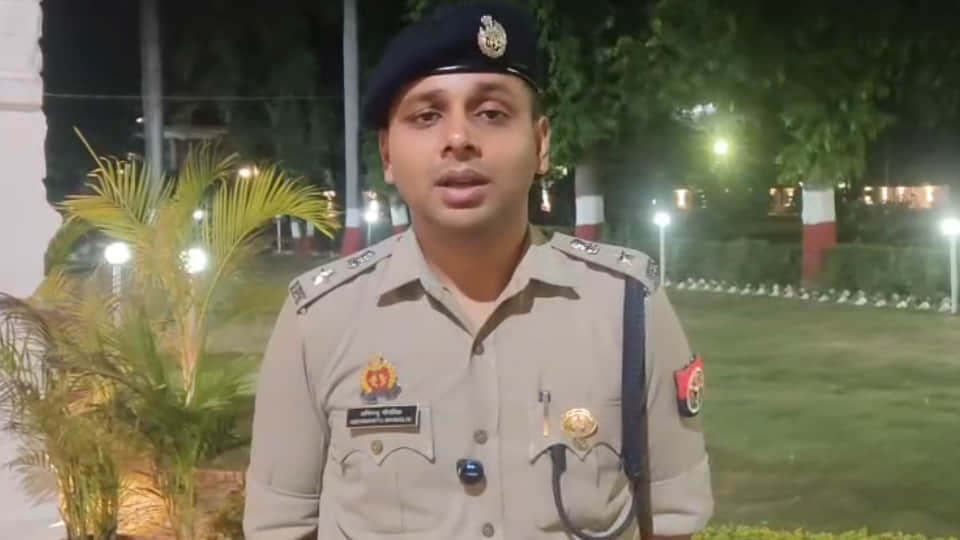 घटना की जानकारी देते एसपी