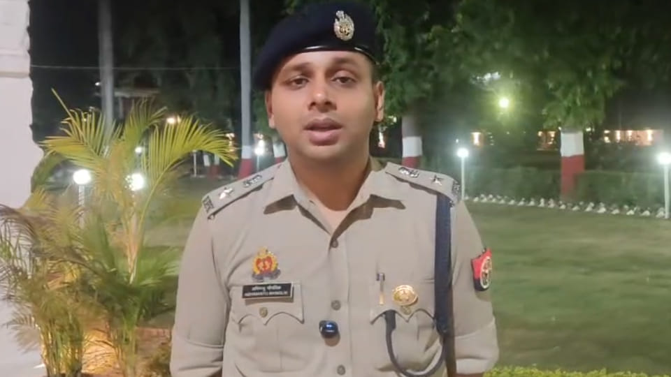 घटना की जानकारी देते एसपी