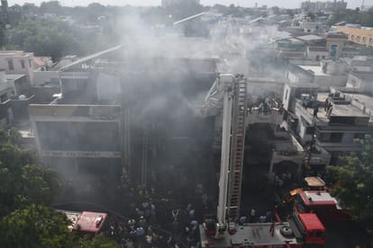 Lucknow fire tragedy: 14 people burned to death, tragic cause of death revealed; 6 jump to safety
