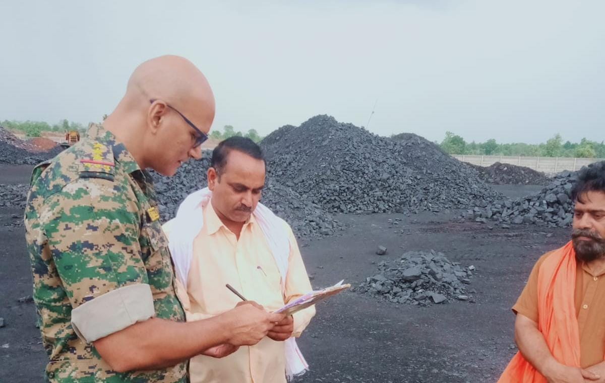 Major crackdown by Beohari police: 1,000 tonnes of illegal coal seized, valued at over ₹40 lakh.