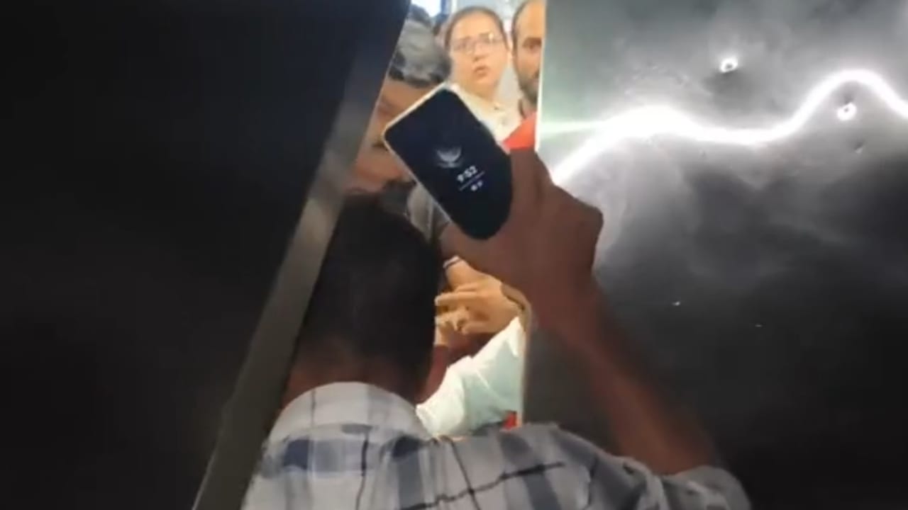 13 people trapped in lift of City center LA mall in bareilly