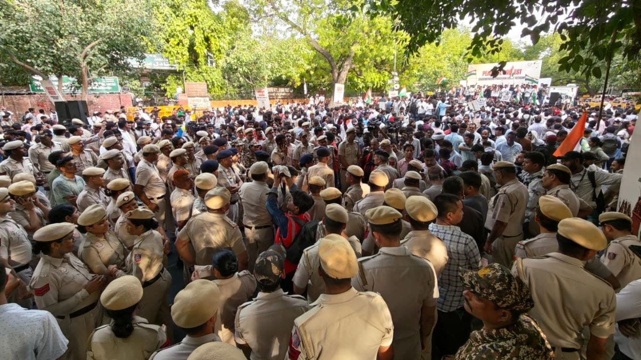 Cockroach Janata Party protest at Jantar Mantar continues for third day Abhijit Dipke demands full details