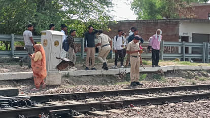 Auraiya: Youth ends life by jumping in front of Vande Bharat Express; train halted for four minutes