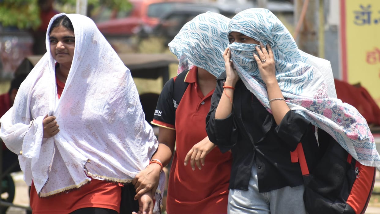 Prayagraj Weather: People distressed by heatwave and humidity; no relief expected until June 27