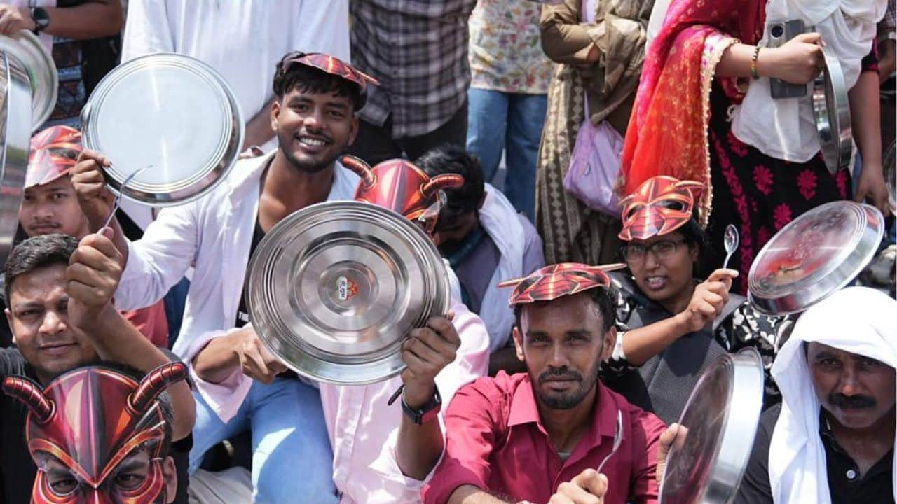 Cockroach Janata Party protest at Jantar Mantar continues for third day Abhijit Dipke demands full details