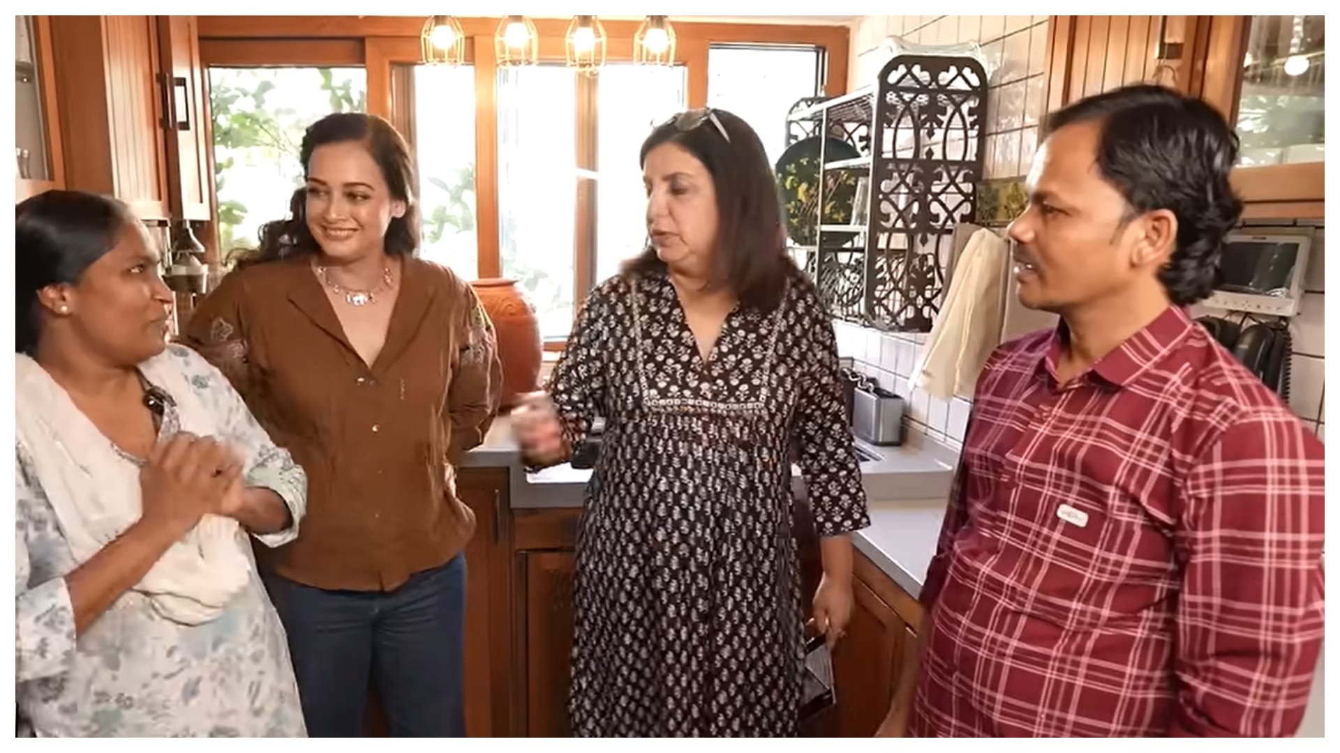 Dia Mirza Recalls Buying Her Mumbai Home At 19 From Tumko Na Bhool Paayenge Fees at farah khan show