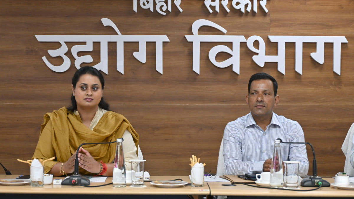 उद्योग मंत्री श्रेयसी सिंह