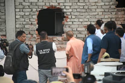 Massive fire breaks out at coaching center in Lucknow several students injured