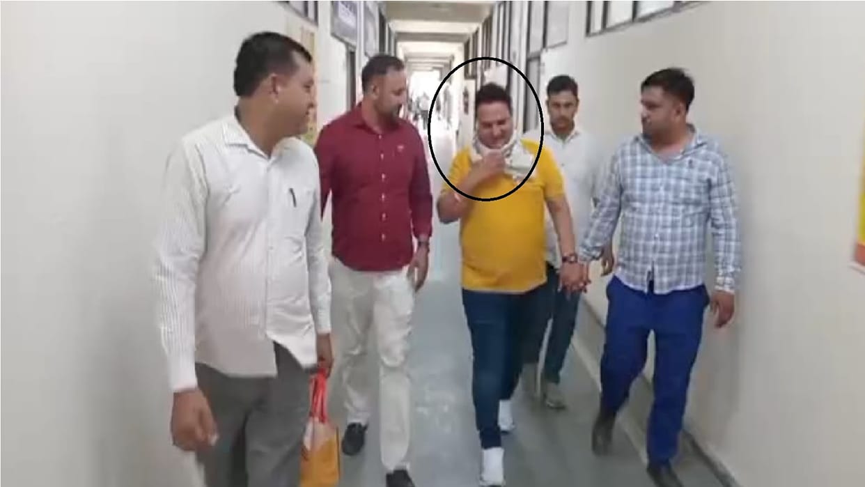 Sonipat DC Office Clerk Sachet Hooda arrested red-handed while accepting a bribe of 30,000