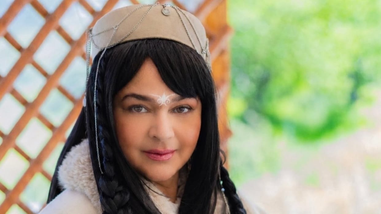 PM Rajiv Gandhi writes letter to Singer Alisha Chinai he praise her songs