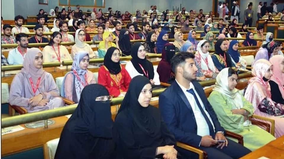 Srinagar News Students Honoured at Amar Ujala Medhavi Student Felicitation Ceremony