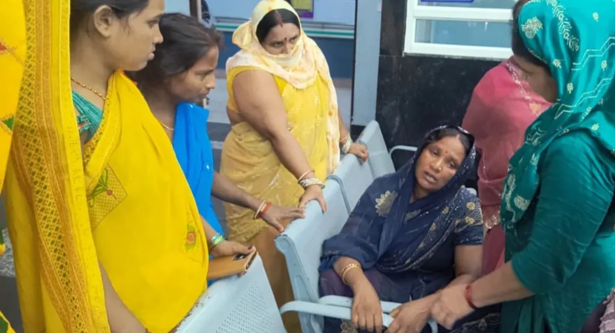 Tragedy in Bihar 17-Year-Old Girl Dies After Snakebite While Sleeping on Cot