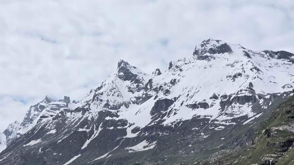 Himachal Weather: Bright sunshine across the state; sweltering heat in the plains