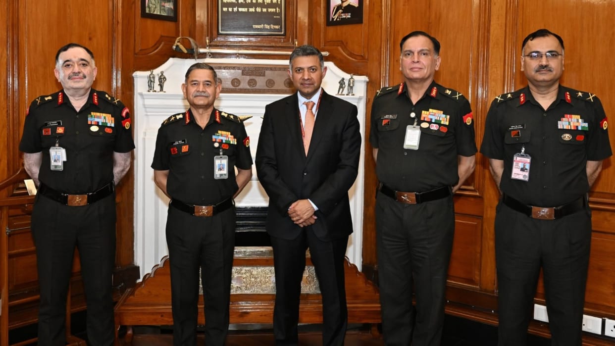 indian ambassador in china doraiswami meet with indian army chief