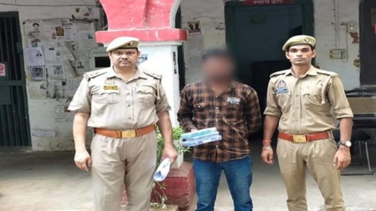 Jhansi: Cunning accused arrested for stealing goods from trains