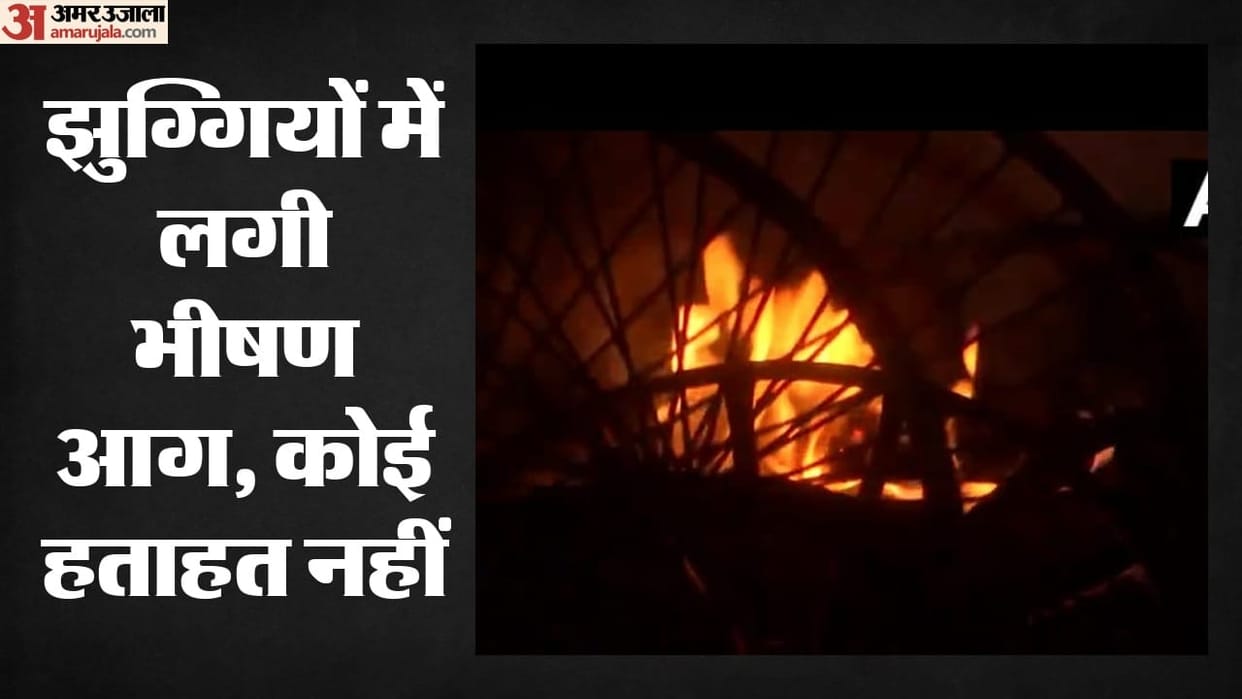 fire broke out in the slums behind Maulana Azad Medical College brought under control after a lot of effort b