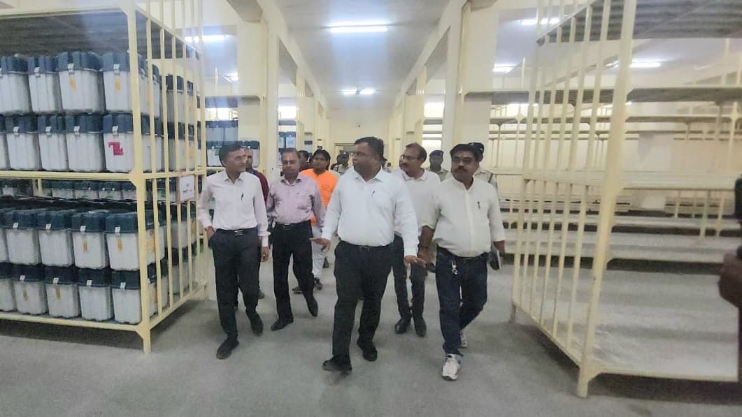 कलेक्टर शिवम वर्मा खुद पूरे मामले पर नजर रख रहे हैं।