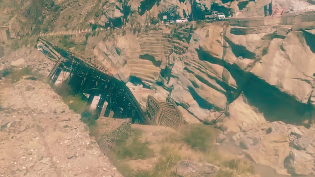 kinnaur urni bailey bridge collapses overloaded dumper falls sutlej river