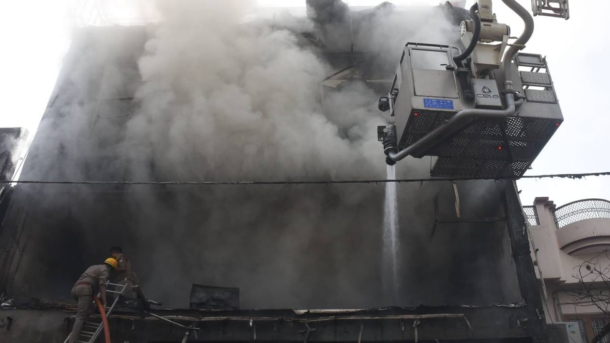 Lucknow Fire Incident: SIT report to be submitted to the government today.
