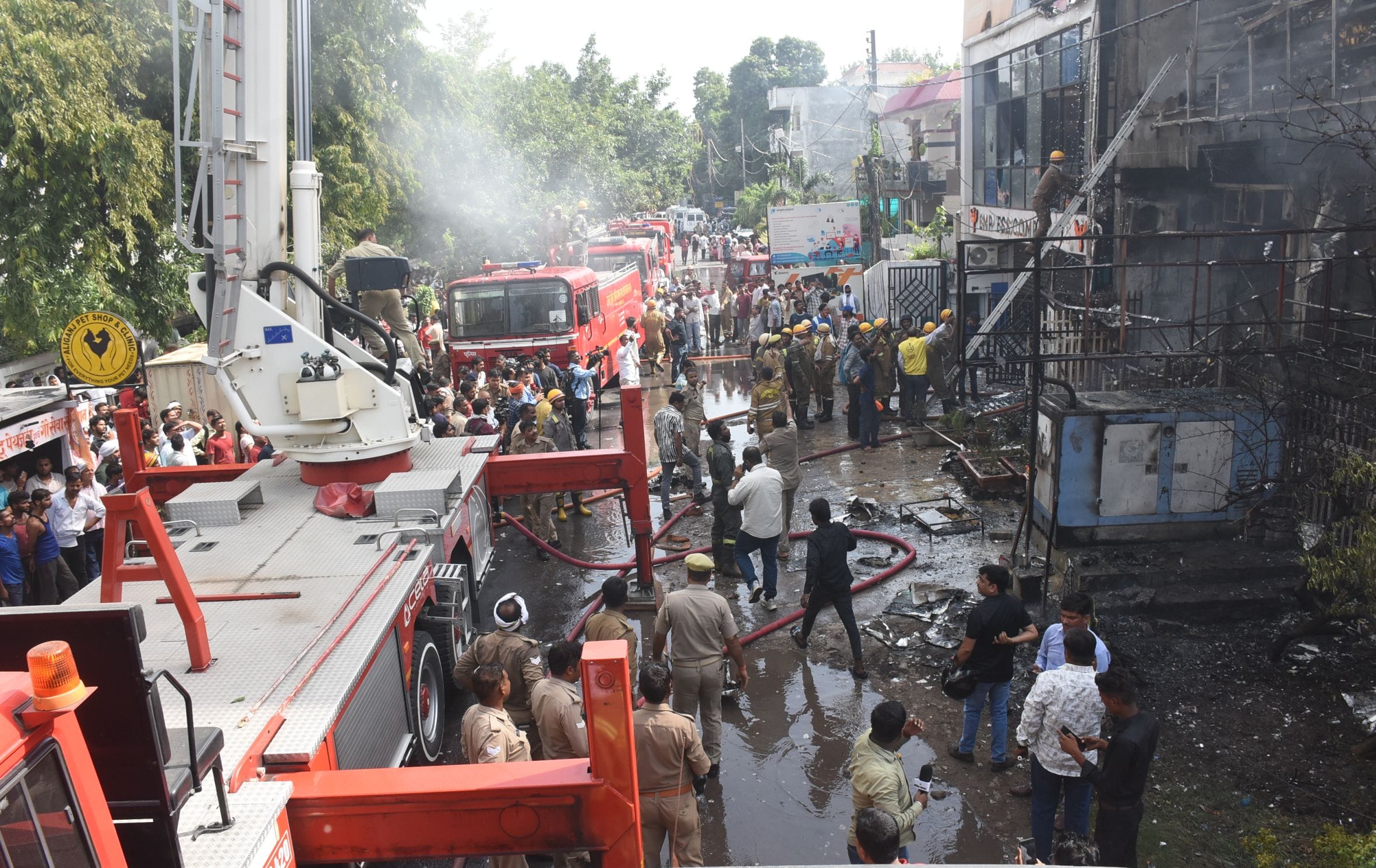 Lucknow: Fire fueled by wires, thermocol, and fiber—revelations on the causes behind the 15 deaths in the Luck