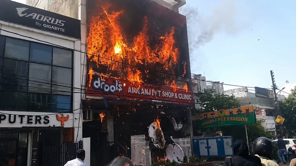 Lucknow Fire Update Two youths from Kanpur die in Lucknow fire incident