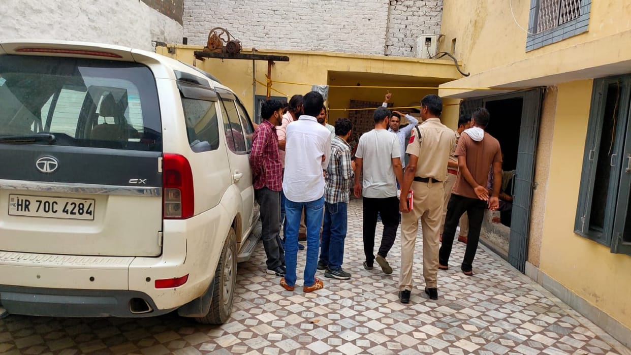 Egg trader commits suicide by shooting himself in Krishna Nagar in Hisar