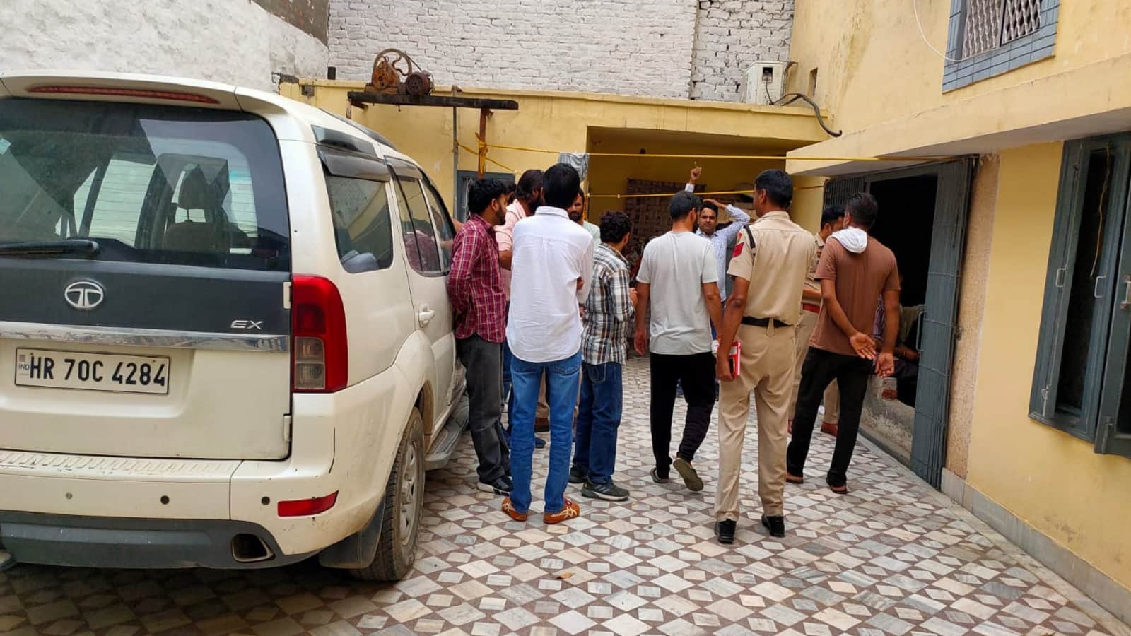 मौके पर पहुंची पुलिस