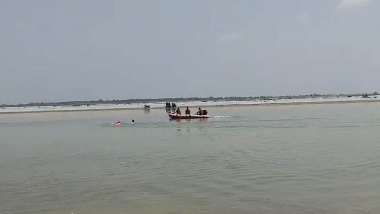 Villagers rescued in the Sharda River flood preparedness assessed during a mock drill in Pilibhit