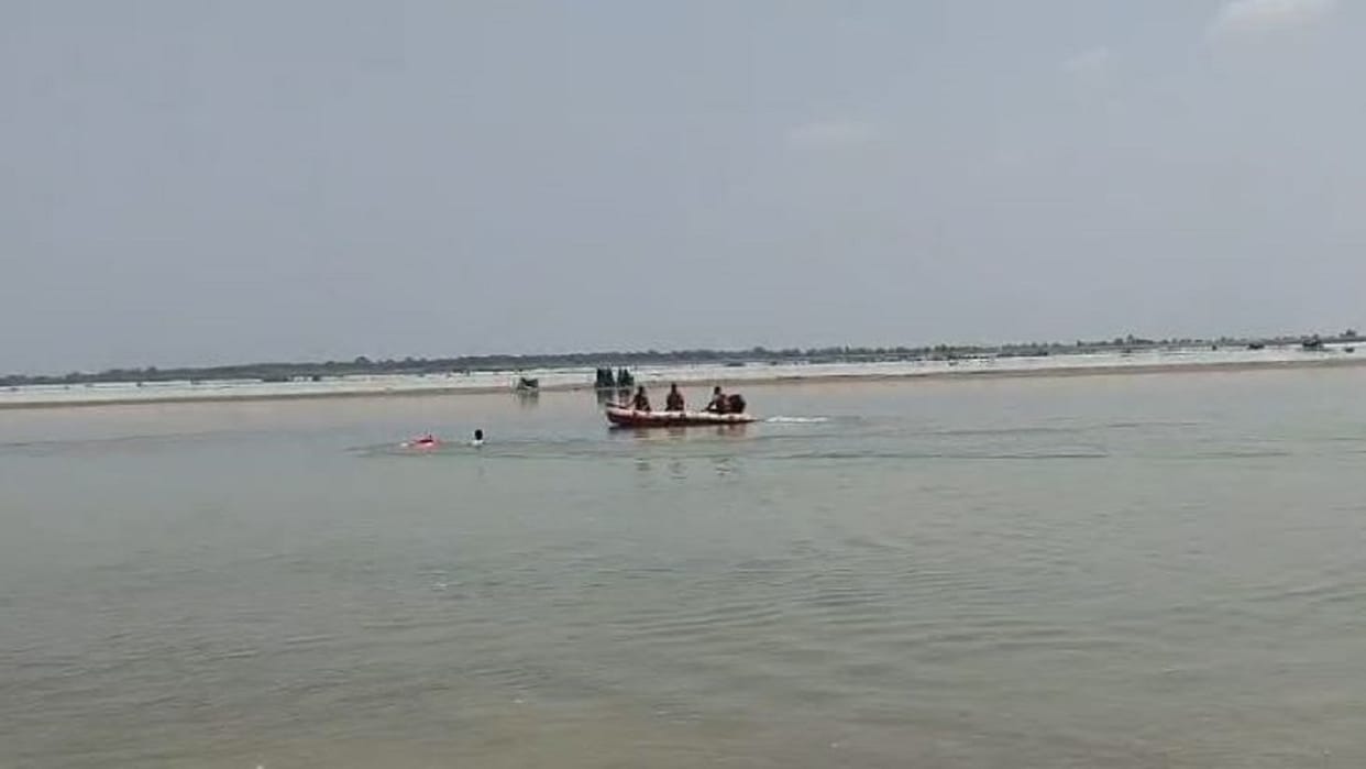 Villagers rescued in the Sharda River flood preparedness assessed during a mock drill in Pilibhit
