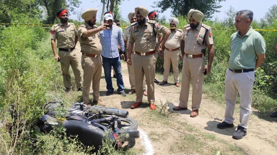 Encounter between police and criminals in Khilchian Amritsar