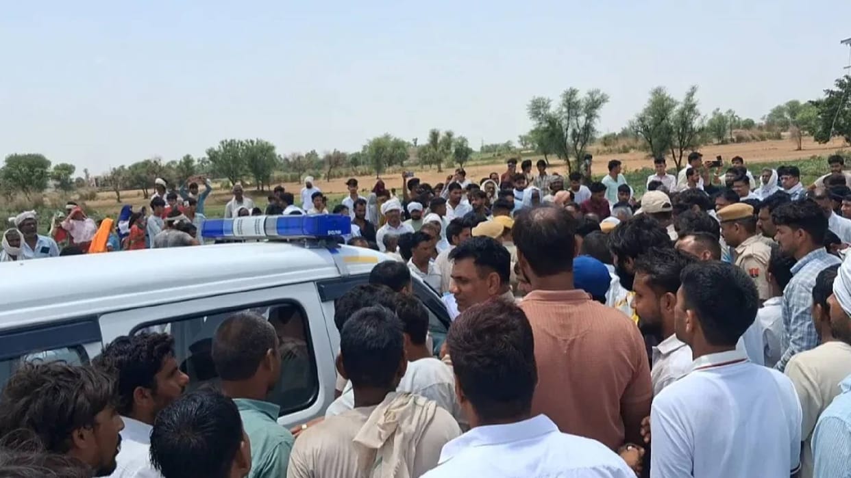 Rajasthan News: Speeding Trailer Kills Uncle and Niece, Angry Villagers Block Road and Damage Ambulance