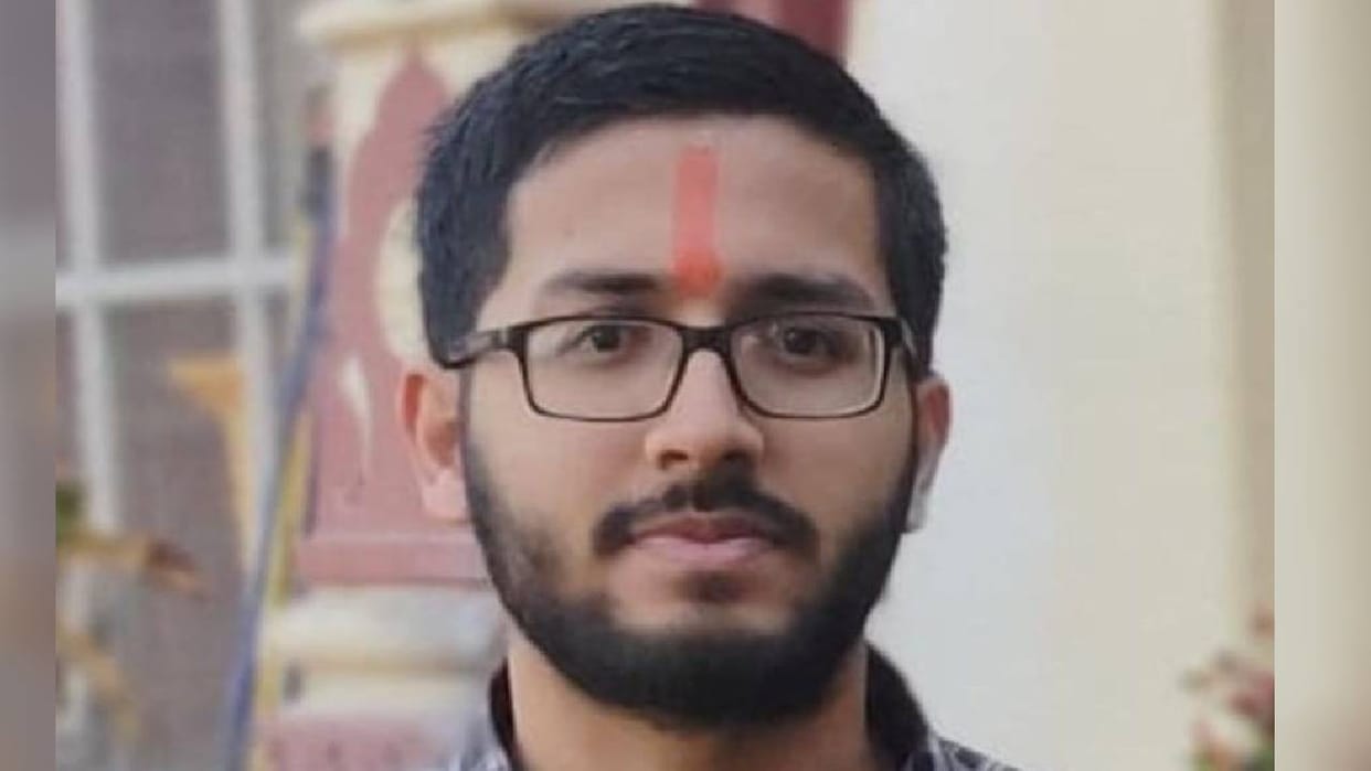 Barabanki: Driver's son becomes a scientist at Bhabha Atomic Research Centre; says, "Father always supported m