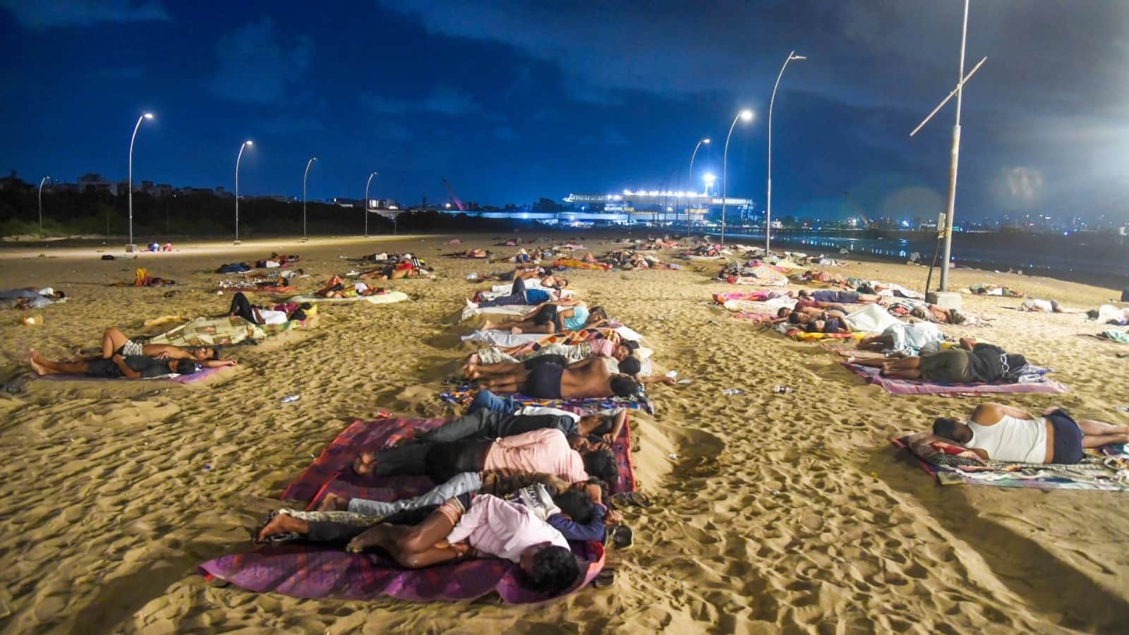 hot weather summer photos from india to europe heatwave kills many