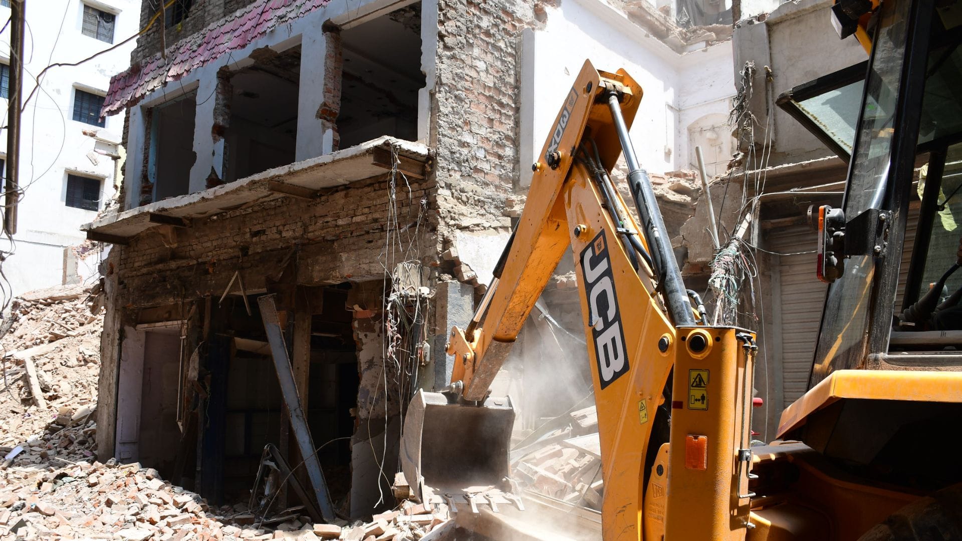 Dalmandi Varanasi management itself demolish portion Langda Hafiz Mosque directives issued debris cleared