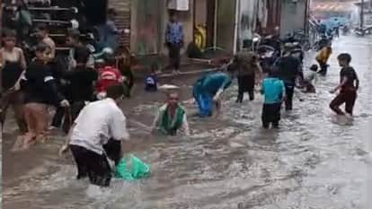 Burhanpur Rain: Heavy rain inundates Burhanpur city, raising questions about the corporation's arrangements.
