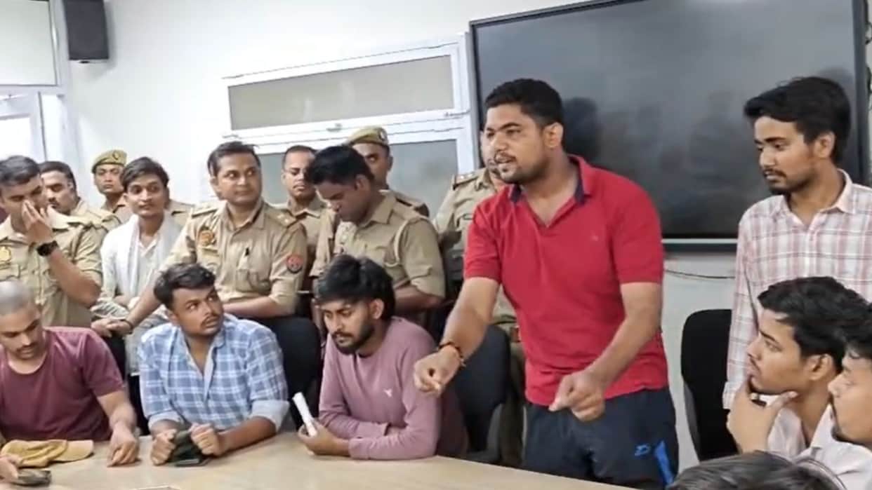 Mahatma Gandhi Kashi Vidyapith Vice-Chancellor gheraoed over eviction of students from hostel