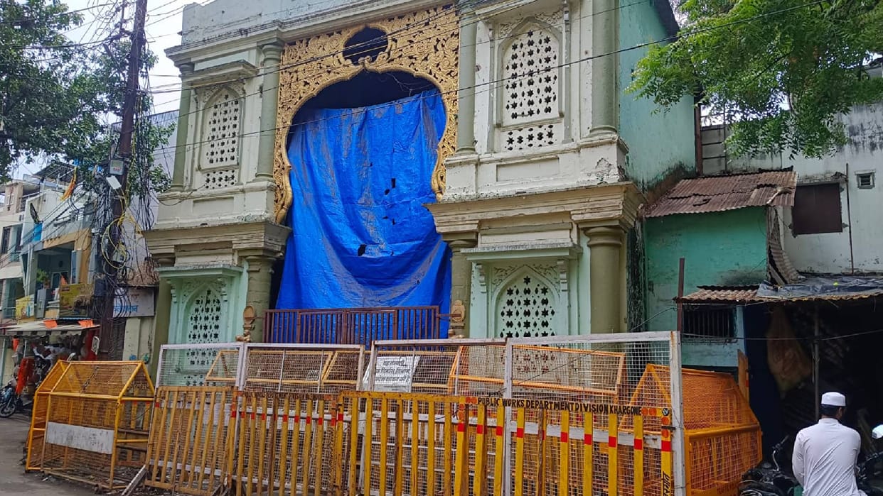 Dhar Imambara Dispute Calm Restored as Crowds Disperse Peacefully Next High Court Hearing on 25 June