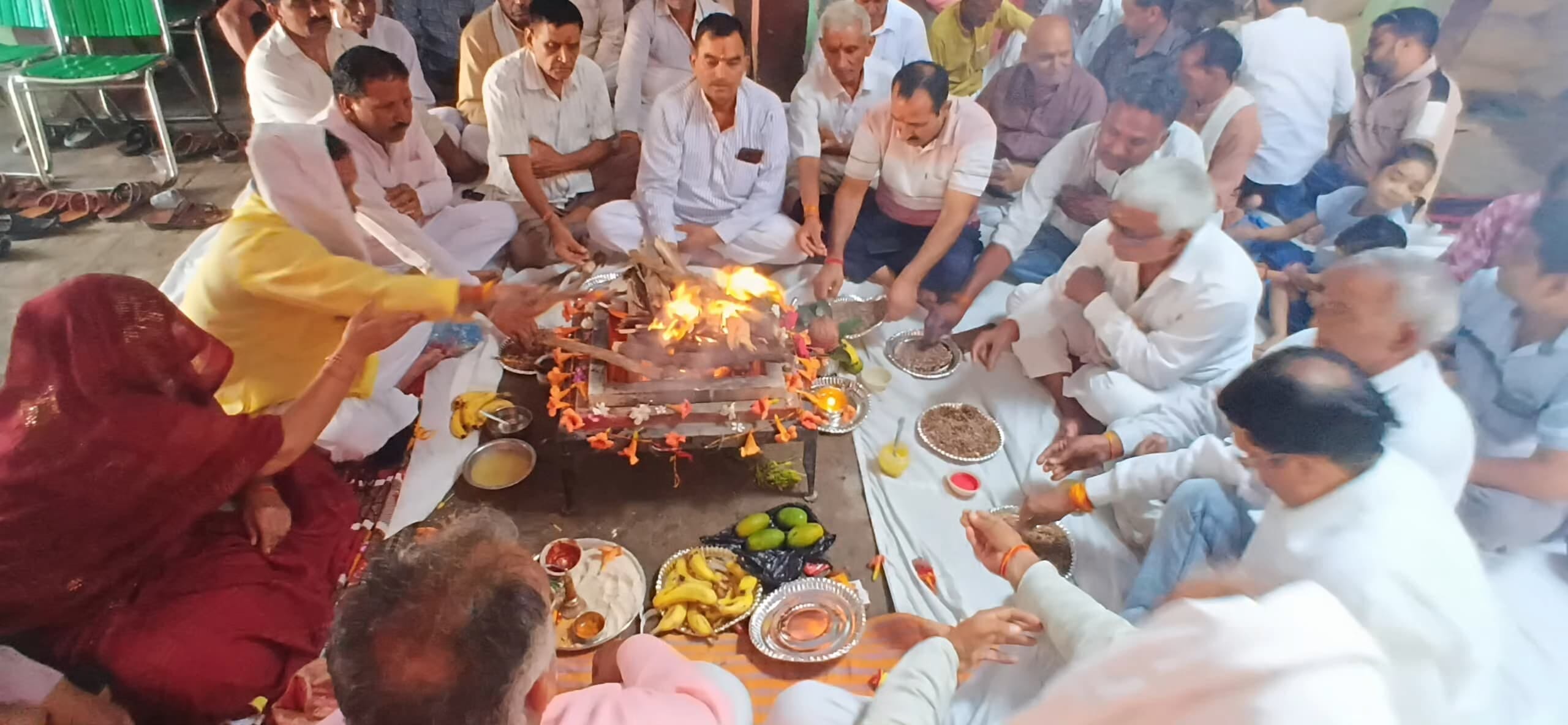 Saharanpur: Devotees Leave for Kamakhya and Pashupatinath Pilgrimage from Badgaon