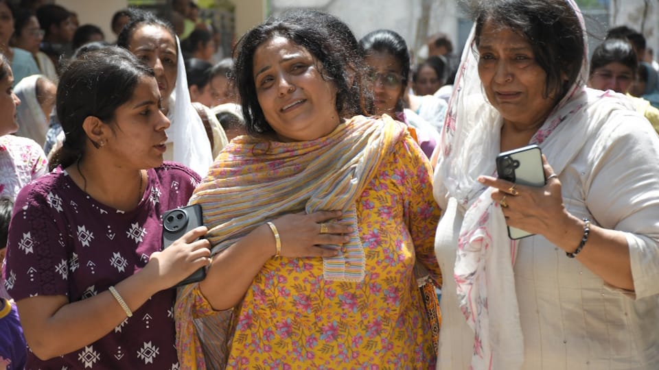 Lucknow Fire Update Two youths from Kanpur die in Lucknow fire incident