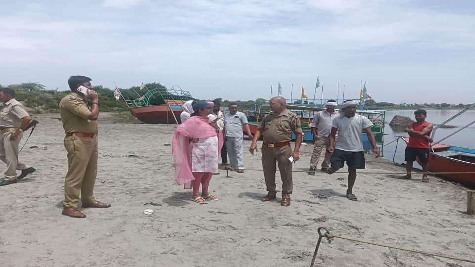 Teen Drowns in Yamuna During Ganga Dussehra Bath Another Youth Rescued by Boatmen