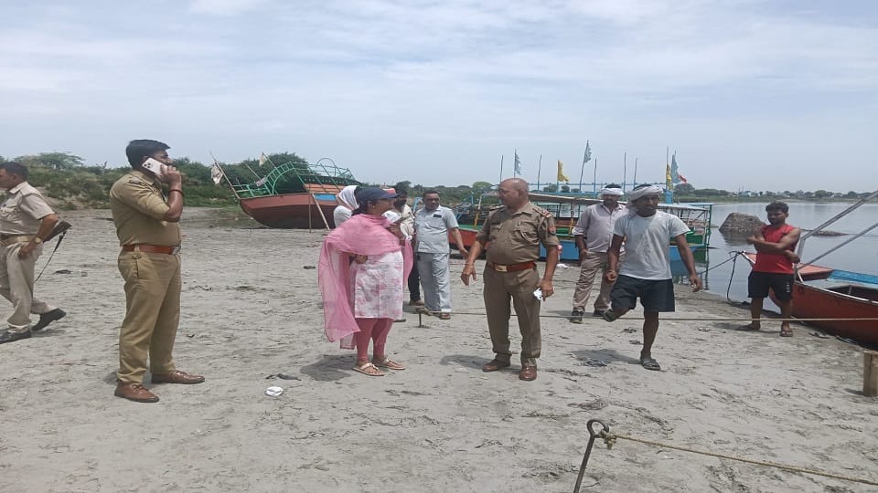 Teen Drowns in Yamuna During Ganga Dussehra Bath Another Youth Rescued by Boatmen