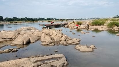 MP News: Situated right in the middle of the 1321 km long Narmada River, Nabhikund is a centre of faith