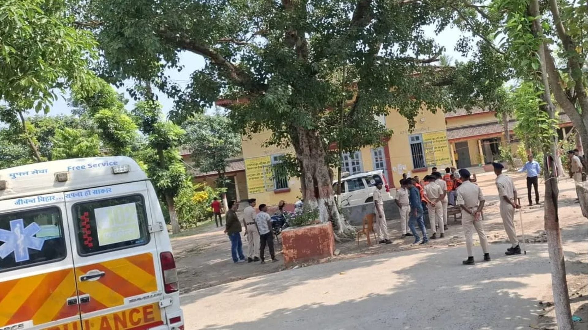 पूर्णिया में  सिपाही भर्ती परीक्षा शुरू होने से पहले जिला स्कूल में शॉर्ट सर्किट