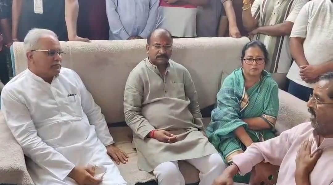 Triple murder case Bhupesh Baghel meets families of deceased calls it a political conspiracy and accuses polic