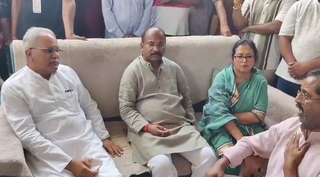 Triple murder case Bhupesh Baghel meets families of deceased calls it a political conspiracy and accuses polic
