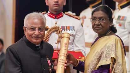 Padma award winners enhance the prestige of Jammu and Kashmir at Rashtrapati Bhavan
