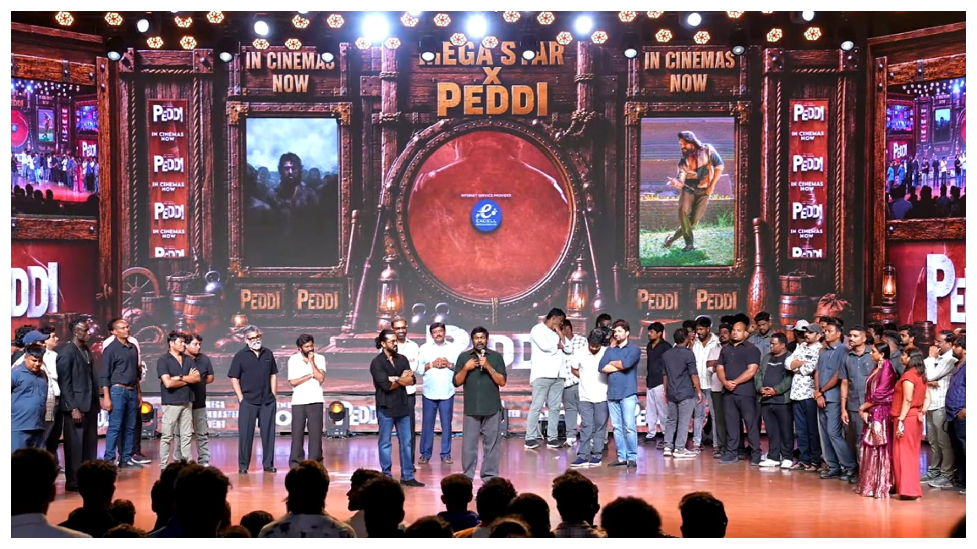 Chiranjeevi recalls the day Ram Charan came close to losing eye during Peddi