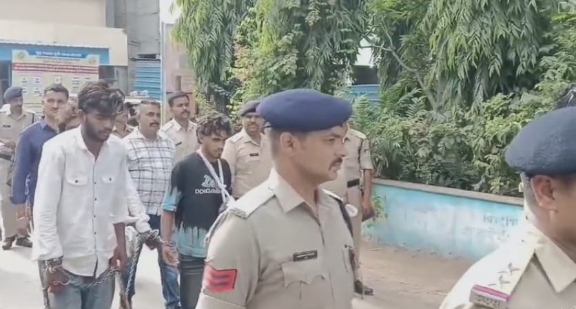 katni-news-police-constable-stabbed-three-accused-arrested-procession-taken-out